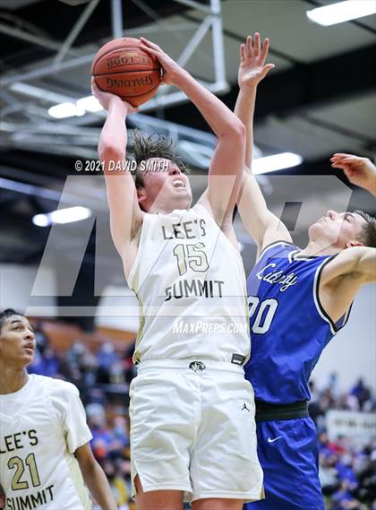 Thumbnail 3 in Liberty vs. Lee's Summit (MSHSAA Class 6 Quarterfinal) photogallery.