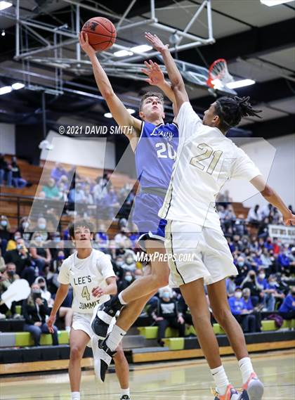 Thumbnail 3 in Liberty vs. Lee's Summit (MSHSAA Class 6 Quarterfinal) photogallery.