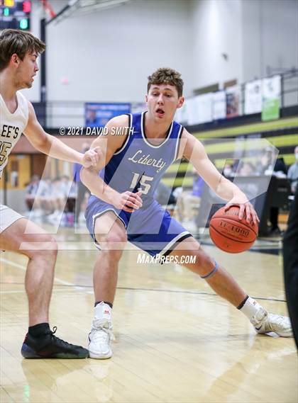 Thumbnail 3 in Liberty vs. Lee's Summit (MSHSAA Class 6 Quarterfinal) photogallery.
