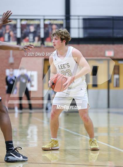 Thumbnail 2 in Liberty vs. Lee's Summit (MSHSAA Class 6 Quarterfinal) photogallery.