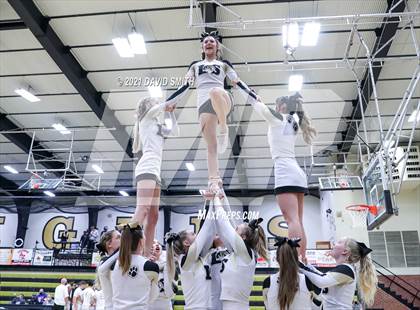 Thumbnail 2 in Liberty vs. Lee's Summit (MSHSAA Class 6 Quarterfinal) photogallery.