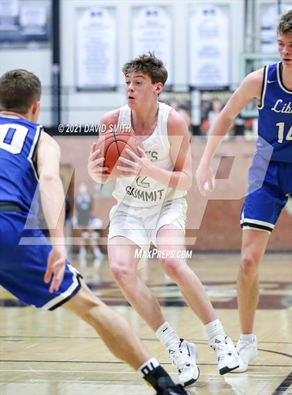 Thumbnail 2 in Liberty vs. Lee's Summit (MSHSAA Class 6 Quarterfinal) photogallery.
