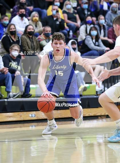 Thumbnail 2 in Liberty vs. Lee's Summit (MSHSAA Class 6 Quarterfinal) photogallery.