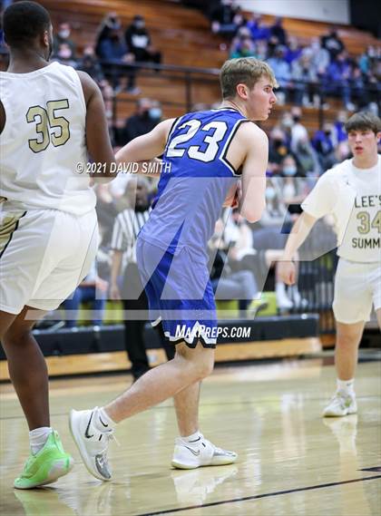 Thumbnail 2 in Liberty vs. Lee's Summit (MSHSAA Class 6 Quarterfinal) photogallery.