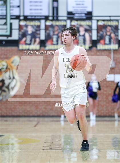 Thumbnail 1 in Liberty vs. Lee's Summit (MSHSAA Class 6 Quarterfinal) photogallery.