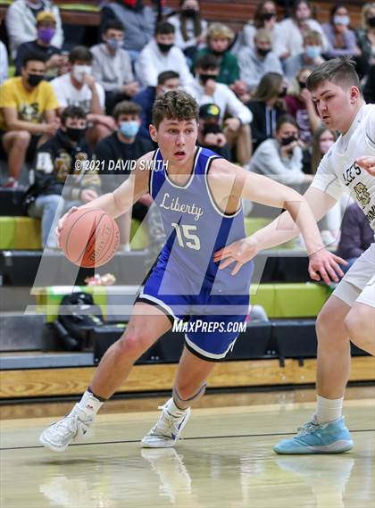Thumbnail 1 in Liberty vs. Lee's Summit (MSHSAA Class 6 Quarterfinal) photogallery.