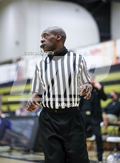 Thumbnail 1 in Liberty vs. Lee's Summit (MSHSAA Class 6 Quarterfinal) photogallery.