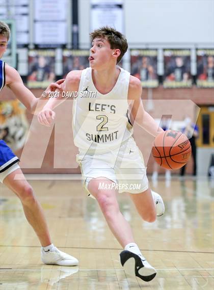 Thumbnail 3 in Liberty vs. Lee's Summit (MSHSAA Class 6 Quarterfinal) photogallery.