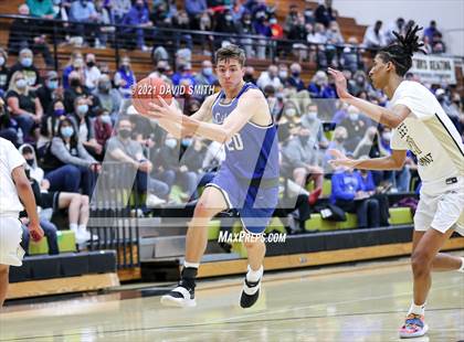 Thumbnail 3 in Liberty vs. Lee's Summit (MSHSAA Class 6 Quarterfinal) photogallery.