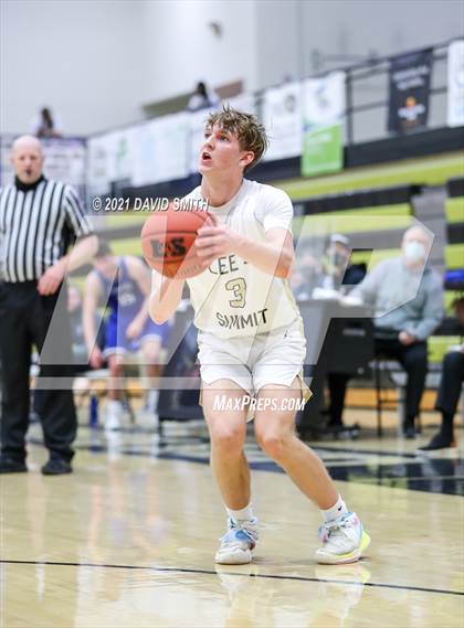 Thumbnail 2 in Liberty vs. Lee's Summit (MSHSAA Class 6 Quarterfinal) photogallery.