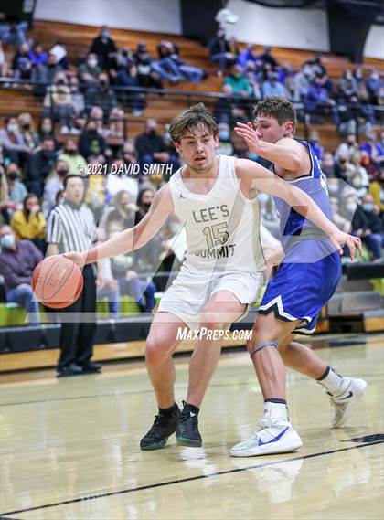 Thumbnail 1 in Liberty vs. Lee's Summit (MSHSAA Class 6 Quarterfinal) photogallery.