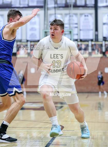 Thumbnail 3 in Liberty vs. Lee's Summit (MSHSAA Class 6 Quarterfinal) photogallery.