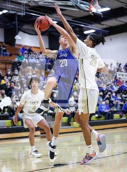 Thumbnail 1 in Liberty vs. Lee's Summit (MSHSAA Class 6 Quarterfinal) photogallery.