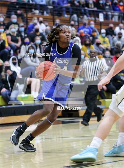 Thumbnail 1 in Liberty vs. Lee's Summit (MSHSAA Class 6 Quarterfinal) photogallery.