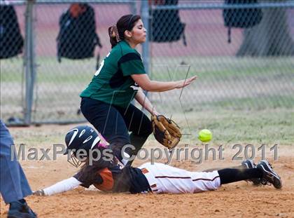 Thumbnail 2 in Alvin vs Taylor (Bryan-College Station Tournament) photogallery.