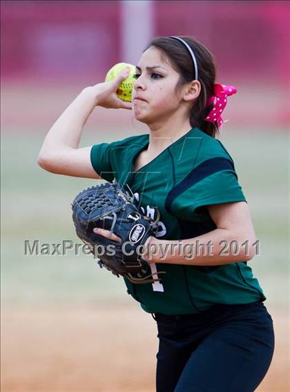 Thumbnail 1 in Alvin vs Taylor (Bryan-College Station Tournament) photogallery.