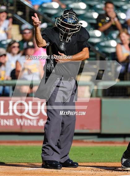 Thumbnail 1 in Boyd vs. Maypearl (UIL 3A Baseball State Semifinal) photogallery.