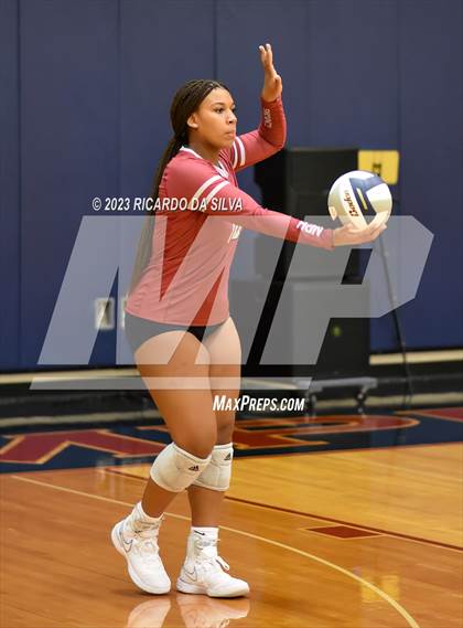 Thumbnail 3 in Tompkins vs. Dawson photogallery.
