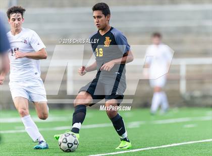 Thumbnail 1 in Dobyns-Bennett vs. Science Hill photogallery.