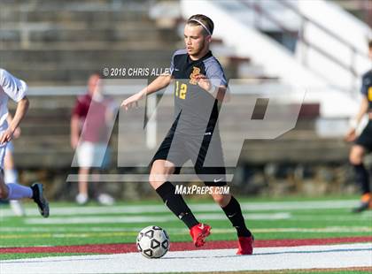 Thumbnail 3 in Dobyns-Bennett vs. Science Hill photogallery.