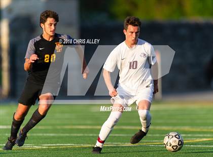 Thumbnail 1 in Dobyns-Bennett vs. Science Hill photogallery.