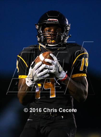 Thumbnail 2 in Rush-Henrietta @ McQuaid Jesuit photogallery.