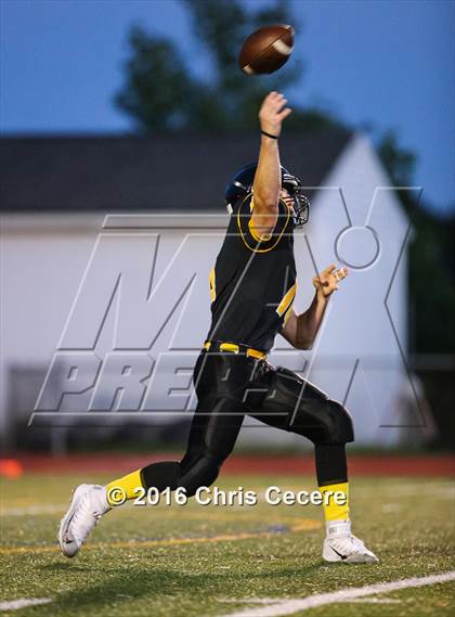 Thumbnail 3 in Rush-Henrietta @ McQuaid Jesuit photogallery.
