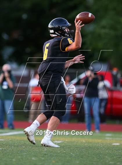 Thumbnail 3 in Rush-Henrietta @ McQuaid Jesuit photogallery.