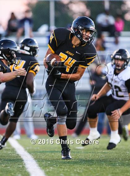 Thumbnail 3 in Rush-Henrietta @ McQuaid Jesuit photogallery.
