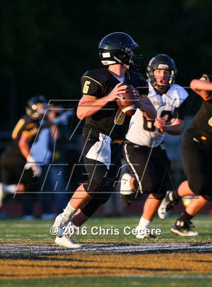 Thumbnail 2 in Rush-Henrietta @ McQuaid Jesuit photogallery.