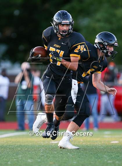 Thumbnail 3 in Rush-Henrietta @ McQuaid Jesuit photogallery.
