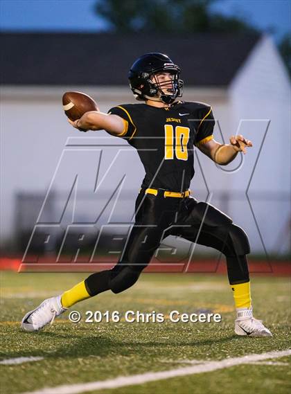 Thumbnail 2 in Rush-Henrietta @ McQuaid Jesuit photogallery.