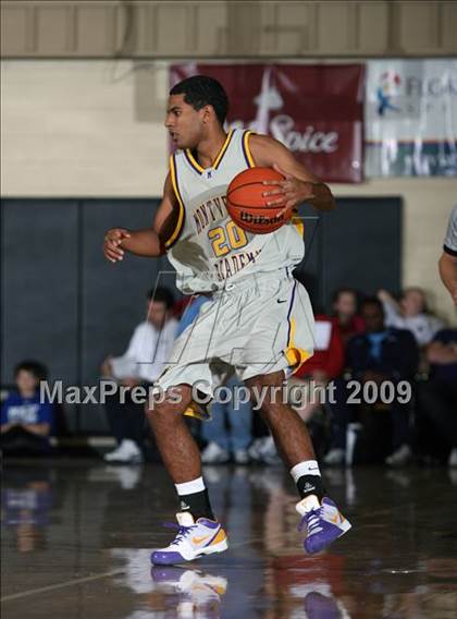 Thumbnail 2 in Montverde Academy vs. Westchester (City of Palms Classic) photogallery.
