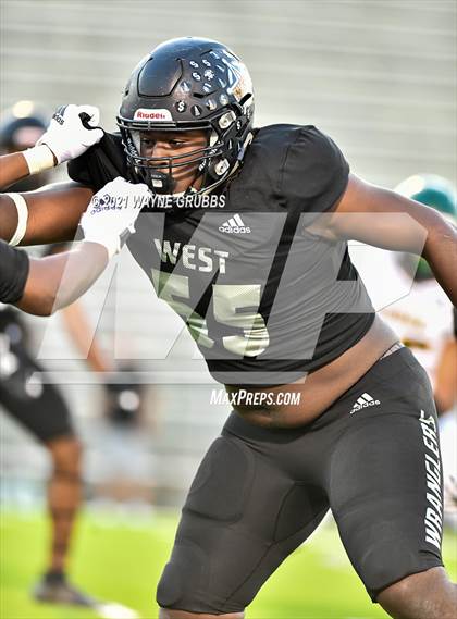 Thumbnail 2 in Longview @ West Mesquite photogallery.