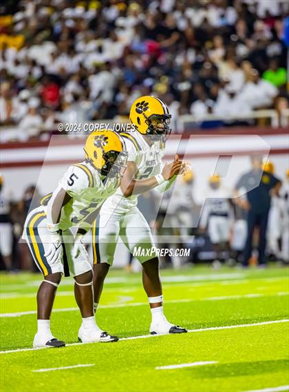 Thumbnail 1 in Valdosta vs Lowndes (Winnersville Classic) photogallery.