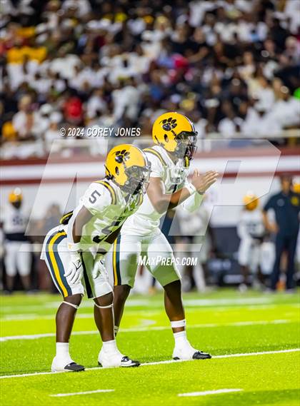 Thumbnail 3 in Valdosta vs Lowndes (Winnersville Classic) photogallery.