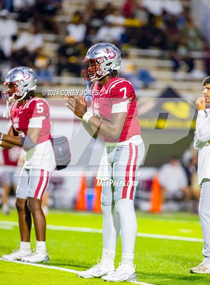 Thumbnail 1 in Valdosta vs Lowndes (Winnersville Classic) photogallery.