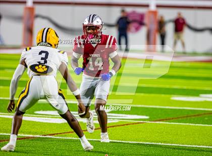 Thumbnail 2 in Valdosta vs Lowndes (Winnersville Classic) photogallery.