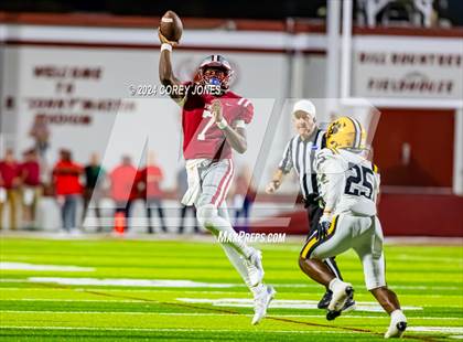 Thumbnail 1 in Valdosta vs Lowndes (Winnersville Classic) photogallery.