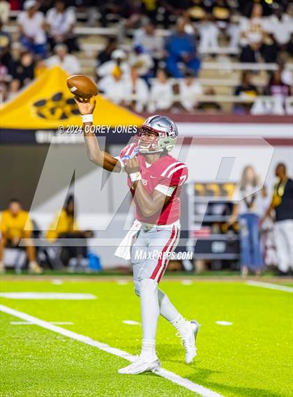 Thumbnail 2 in Valdosta vs Lowndes (Winnersville Classic) photogallery.
