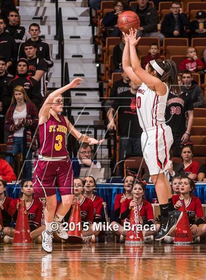 Thumbnail 3 in Cromwell vs. St. Joseph (CIAC Class M Final) photogallery.