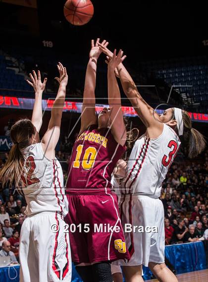 Thumbnail 2 in Cromwell vs. St. Joseph (CIAC Class M Final) photogallery.