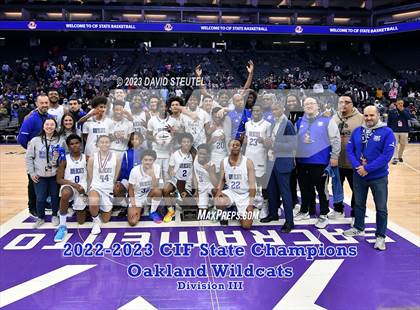 Thumbnail 1 in Oakland (CIF State D3 Award Photos) photogallery.