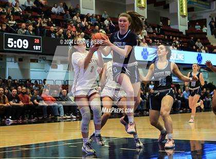 Thumbnail 3 in Albertus Magnus vs Ursuline (NYSPHSAA Section 1 Class AA Final) photogallery.