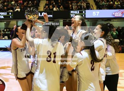 Thumbnail 3 in Albertus Magnus vs Ursuline (NYSPHSAA Section 1 Class AA Final) photogallery.