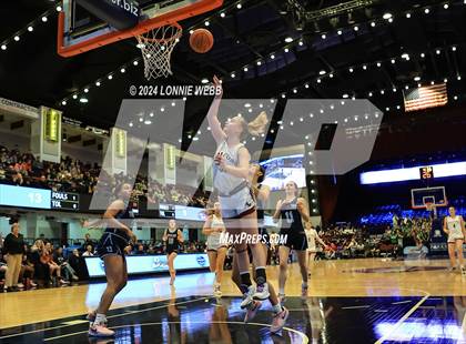 Thumbnail 1 in Albertus Magnus vs Ursuline (NYSPHSAA Section 1 Class AA Final) photogallery.