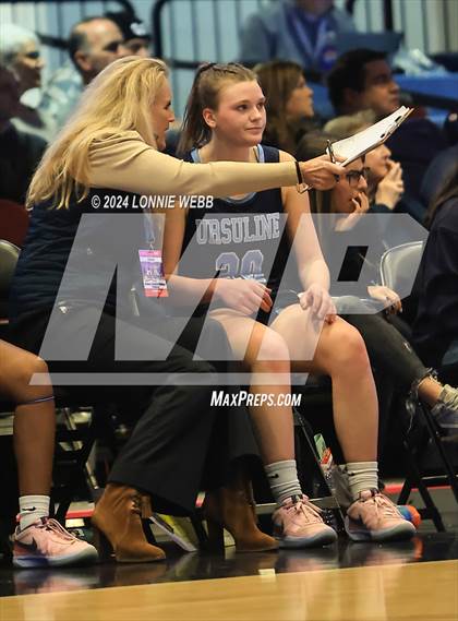 Thumbnail 2 in Albertus Magnus vs Ursuline (NYSPHSAA Section 1 Class AA Final) photogallery.
