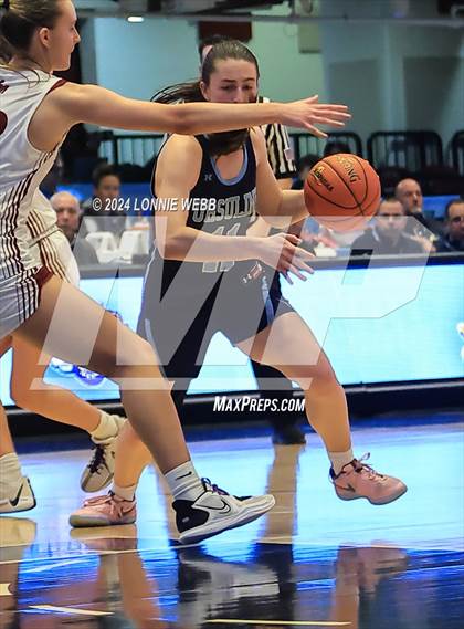 Thumbnail 3 in Albertus Magnus vs Ursuline (NYSPHSAA Section 1 Class AA Final) photogallery.