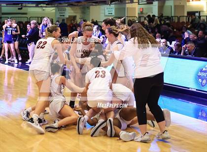Thumbnail 3 in Albertus Magnus vs Ursuline (NYSPHSAA Section 1 Class AA Final) photogallery.