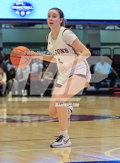 Thumbnail 3 in Albertus Magnus vs Ursuline (NYSPHSAA Section 1 Class AA Final) photogallery.